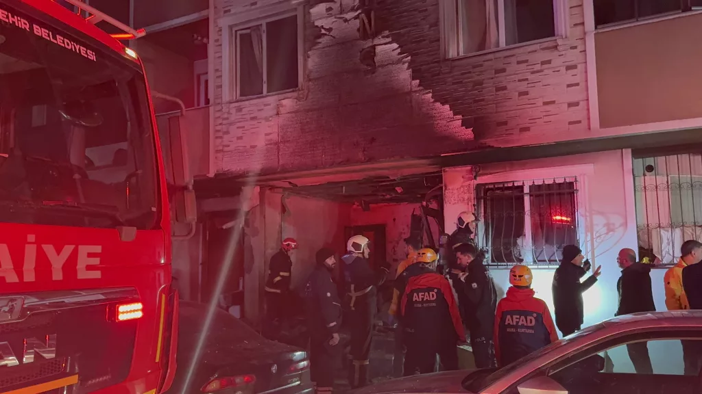 KOCAELİ'DE 4 KATLI BİNADA DOĞAL GAZ PATLAMASI: 13 YARALI İLÇEDE BUGÜN BİRÇOK DOĞAL GAZ SIZINTISI VE ARIZA İHBARI YAPILDIĞI ORTAYA ÇIKTI