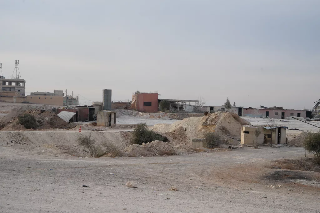 MÜNBİÇ'TE TUZAKLANAN BOMBA PATLADI: 2 ÖLÜ, 4 YARALI SMO GÜÇLERİNİN TOPLANDIĞI ALANDA PATLAMA