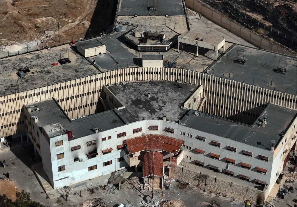 SEDNAYA HAPİSHANESİ'NDE YAKINLARINI ARAYAN AİLELER TÜRKİYE'DEN YARDIM İSTİYOR