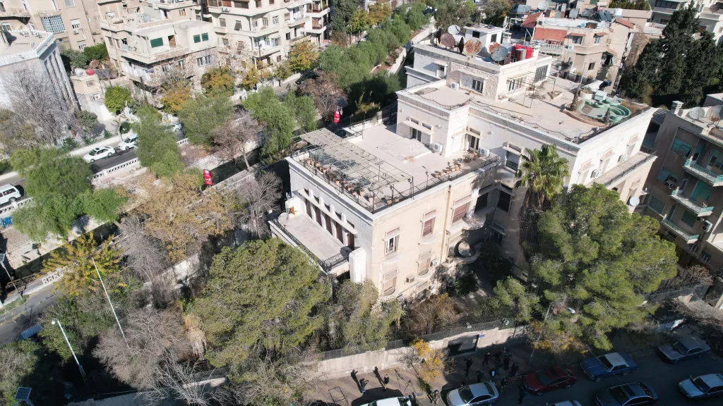 TÜRKİYE'NİN ŞAM BÜYÜKELÇİLİĞİ 12 YIL ARADAN SONRA AÇILDI BÜYÜKELÇİLİKTE TÜRK BAYRAĞI GÖNDERE ÇEKİLDİ