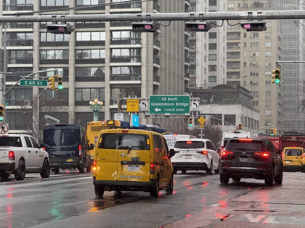 NEW YORK'TA "TRAFİK YOĞUNLUĞU ÜCRETİ" UYGULAMASI BAŞLADI