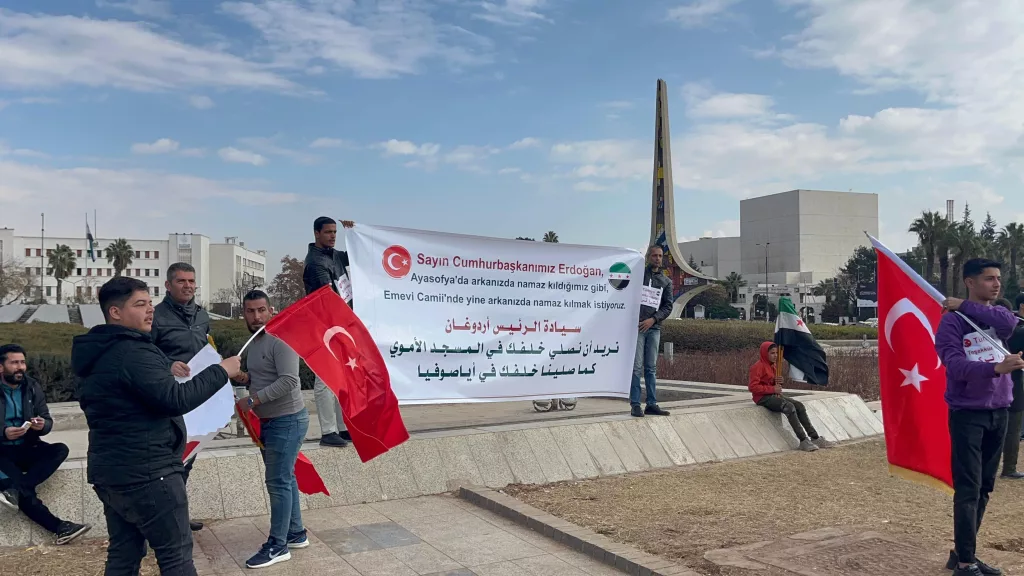 SURİYELİLER, CUMHURBAŞKANI ERDOĞAN'I EMEVİ CAMİİ'NE DAVET ETTİ