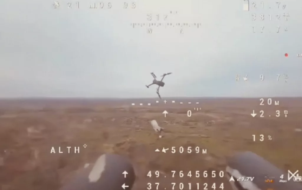 RUSYA-UKRAYNA SAVAŞI'NDA KAMİKAZE DRONLAR MİLYON DOLARLIK DRONLARI HAVADA AVLIYOR