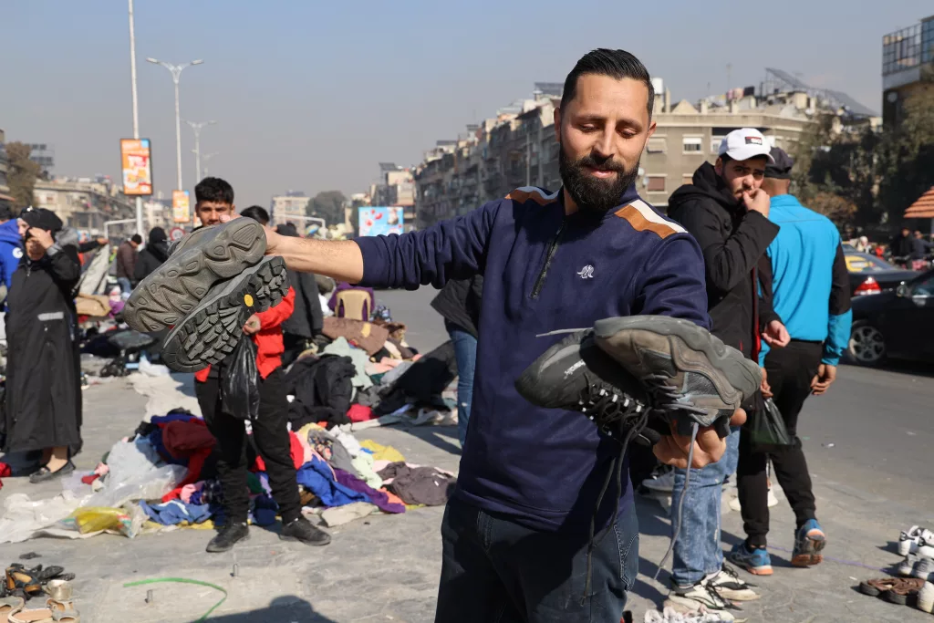HAFIZ ESAD DÖNEMİNDE GETİRİLEN YASAK KALKTI, ŞAM'DA İKİNCİ EL EŞYA SATIŞLARI BAŞLADI