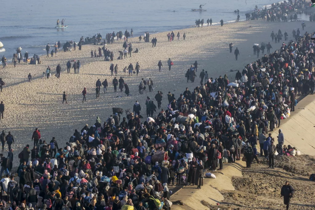Palestinians displaced in southern Gaza travel north amid Israel-Hamas ceasefire
