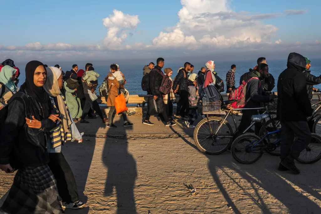 Palestinians displaced in southern Gaza travel north amid Israel-Hamas ceasefire