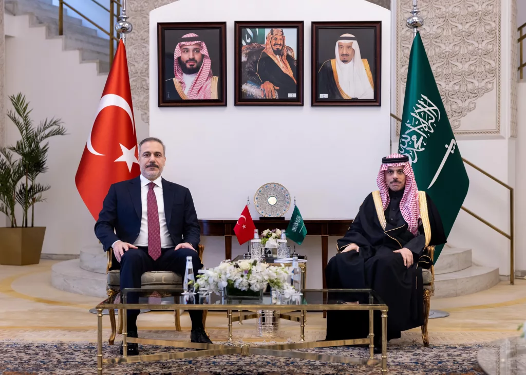 BAKAN FİDAN, SUUDİ ARABİSTAN DIŞİŞLERİ BAKANI AL SUUD İLE GÖRÜŞTÜ
