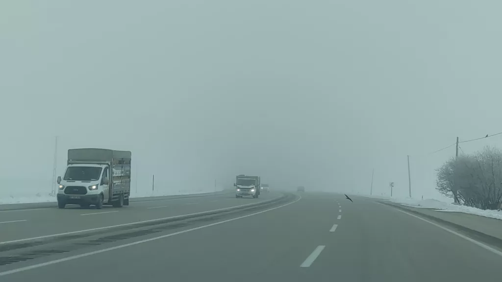 VAN'DA KIRAĞI VE SİS KARTPOSTALLIK GÖRÜNTÜLER OLUŞTURDU