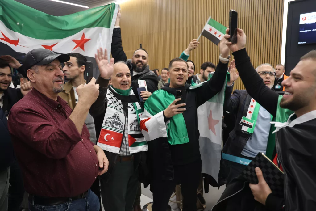 SURİYE'YE GÖZYAŞLARIYLA İLK UÇUŞ