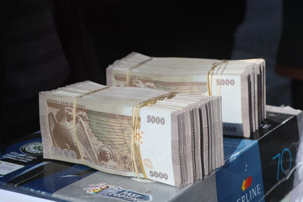SURİYE LİRASI, DOLAR KARŞISINDA DEĞER KAZANMAYA DEVAM EDİYOR