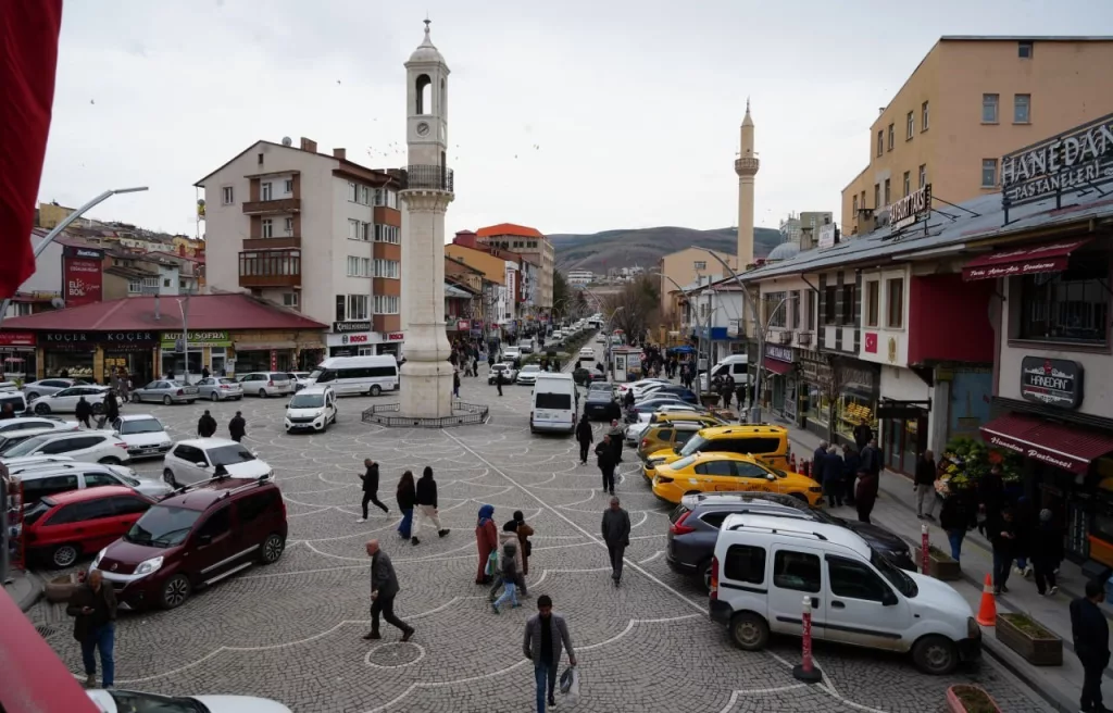 BAYBURT NÜFUSU 83 BİN 676 KİŞİ OLDU