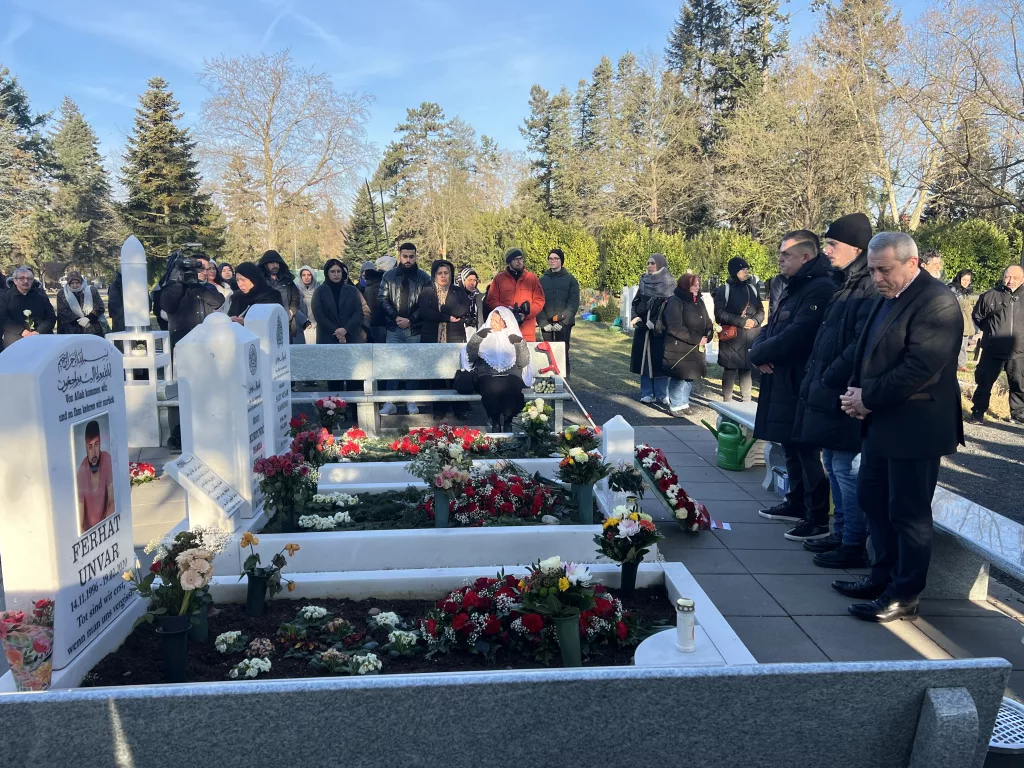 ALMANYA'DAKİ IRKÇI TERÖR SALDIRISINDA HAYATINI KAYBEDENLER ÖLDÜRÜLMELERİNİN 5. YILINDA HANAU'DA ANILDI