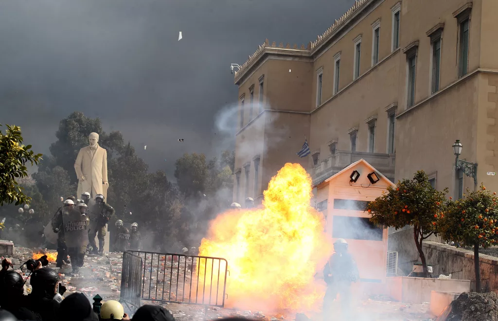 Rallies, strike mark two-year anniversary of Tempi train crash