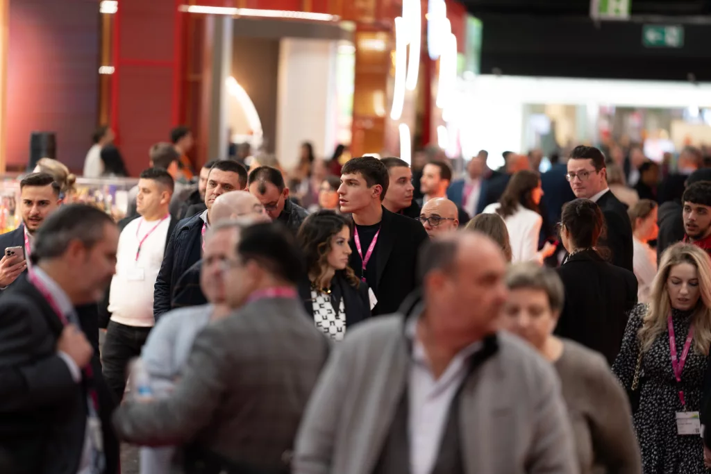 ALMANYA'DA DÜNYANIN EN BÜYÜK ŞEKERLEME FUARI OLAN ISM COLOGNE BAŞLADI