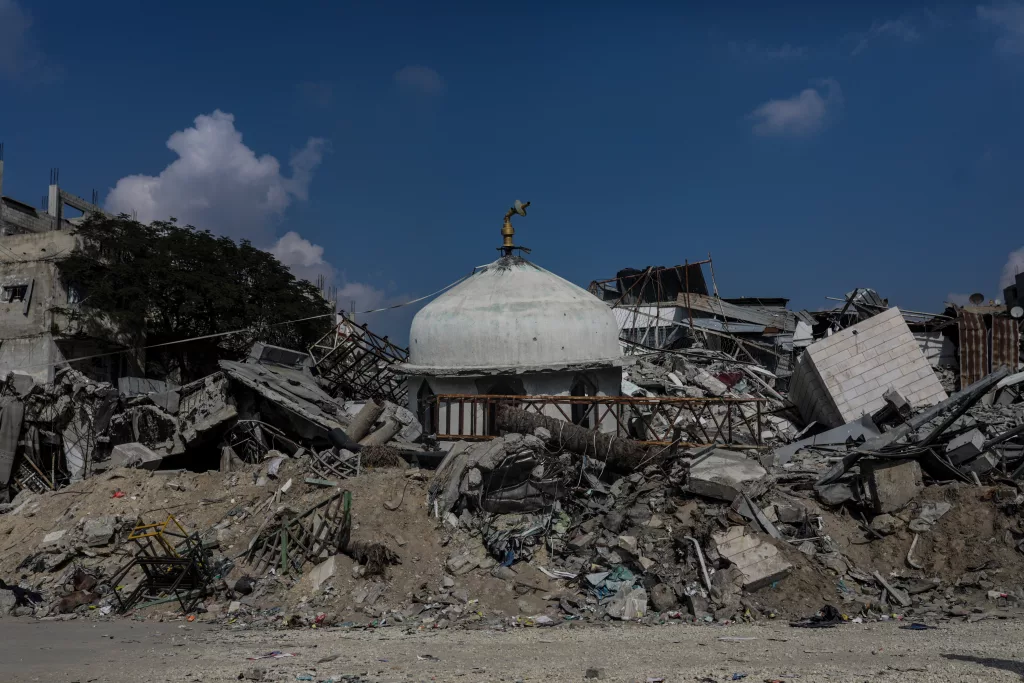 Palestinians in Gaza city amid Israel-Hamas ceasefire