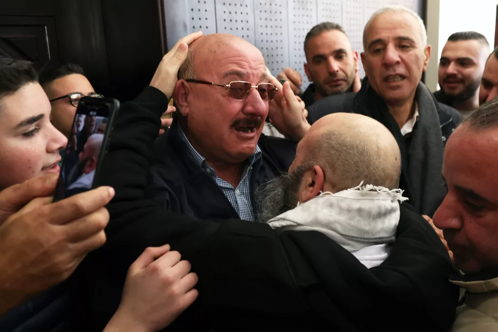 Palestinian prisoners released amid Israeli-Hamas ceasefire deal
