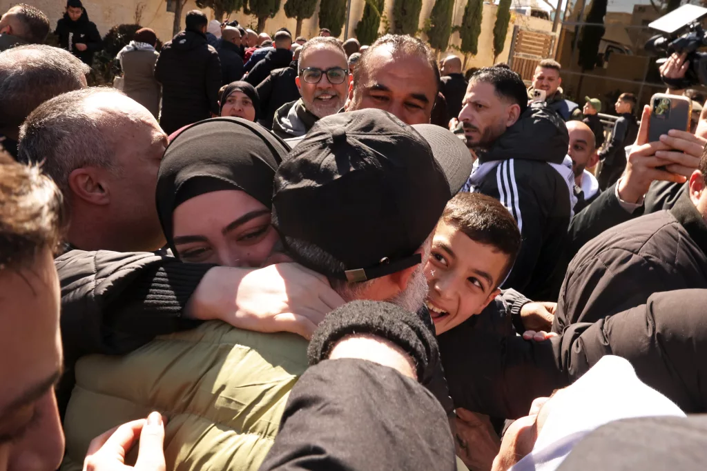 Palestinian prisoners released amid Israeli-Hamas ceasefire deal