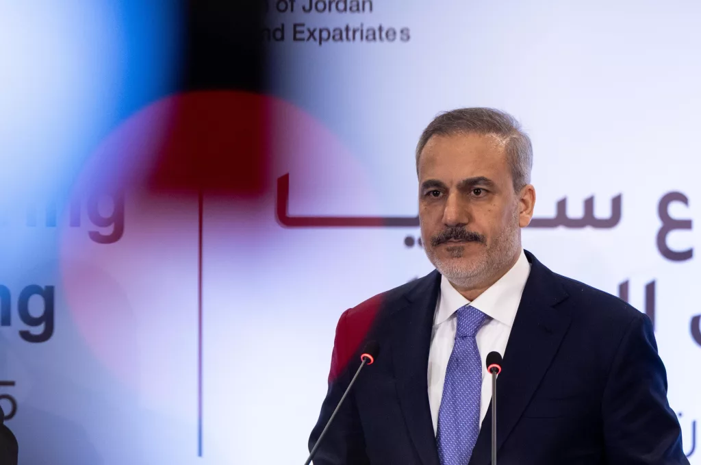 TÜRKİYE, SURİYE, IRAK, ÜRDÜN VE LÜBNAN DEAŞ'A YÖNELİK MÜŞTEREK OPERASYON VE İSTİHBARAT MEKANİZMASI KURACAK DIŞİŞLERİ BAKANI FİDAN: "SURİYE HÜKÜMETİNİN HİÇBİR PROVOKASYONA GELMEDEN HAFTALARDIR SÜRDÜRDÜĞÜ POLİTİKANIN SON GÜNLERDE BİR PROVOKASYONLA RAYINDAN ÇIKARILMAYA ÇALIŞILDIĞINI GÖRÜYORUZ" "NASIL DEAŞ ARAPLARI TEMSİL ETMİYORSA, PKK DA KÜRTLERİ TEMSİL ETMİYOR"