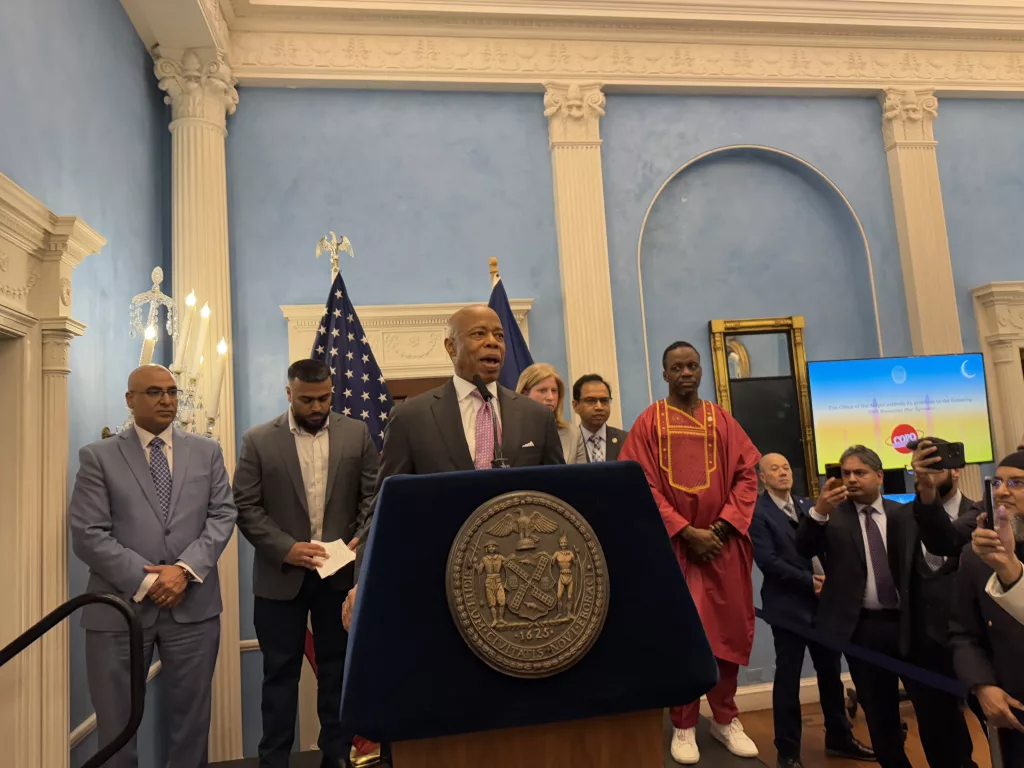 NEW YORK BELEDİYE BAŞKANI ERİC ADAMS'TAN GELENEKSEL İFTAR DAVETİ