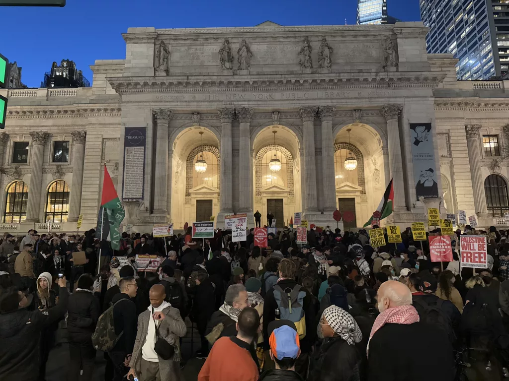 NEW YORK'TA BİNLERCE FİLİSTİN DESTEKÇİSİ TİMES MEYDANI'NDA TOPLANDI