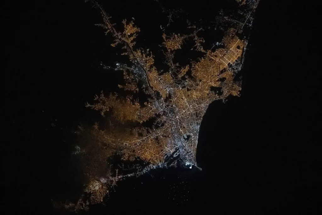 UZAYDAN İSTANBUL'UN SON HALİ GECE GÖRÜNTÜLENDİ