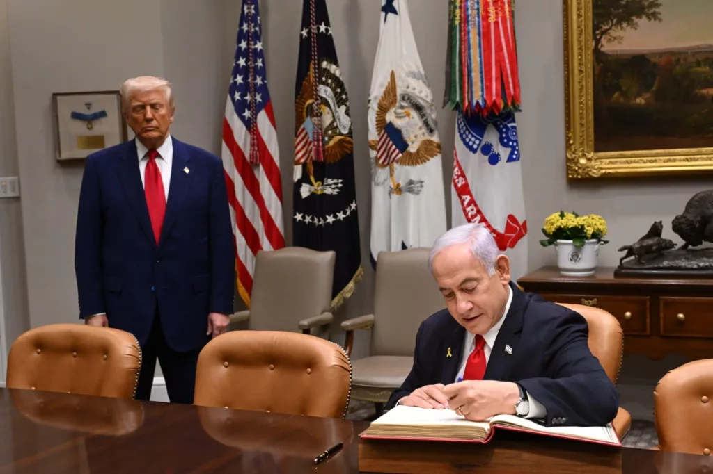 TRUMP'TAN CUMHURBAŞKANI ERDOĞAN AÇIKLAMASI: "BEN ONU SEVİYORUM, O DA BENİ SEVER" NETANYAHU: "TÜRKİYE'NİN ABD İLE MUAZZAM İLİŞKİLERİ VAR, BAŞKAN İLE TÜRKİYE İLE ÇATIŞMADAN NASIL KAÇINABİLECEĞİMİZ KONUSUNU GÖRÜŞTÜK" ABD BAŞKANI DONALD TRUMP, "GAZZE'DEKİ SAVAŞ ÇOK UZAK OLMAYAN BİR GELECEKTE SONA ERECEK" DEDİ