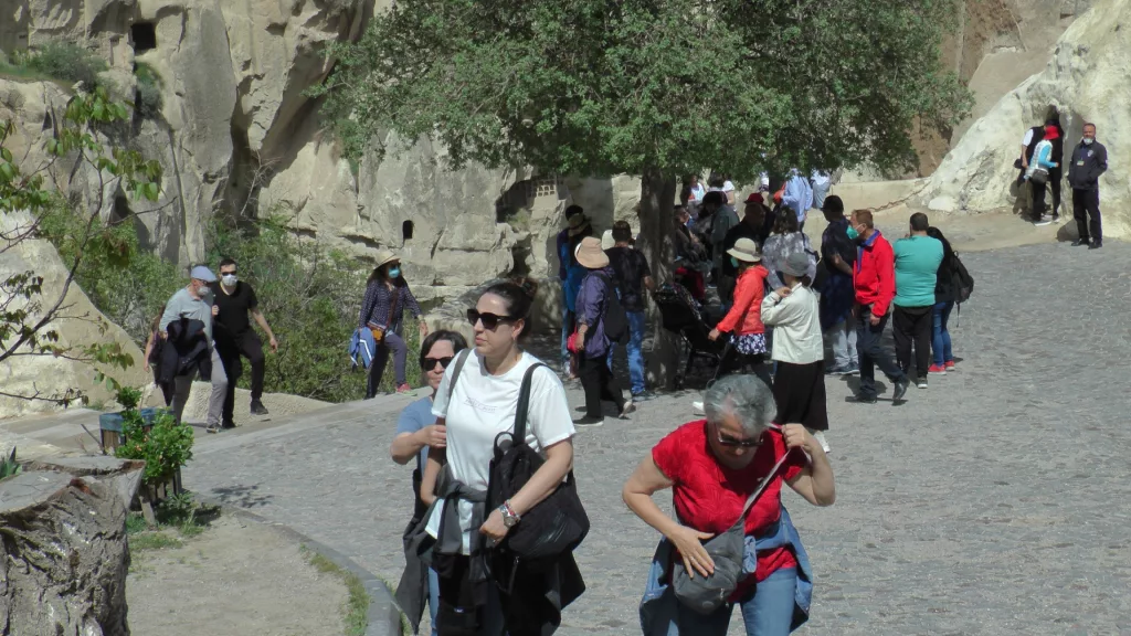 KAPADOKYA 9 GÜNDE 200 BİN ZİYARETÇİ AĞIRLADI