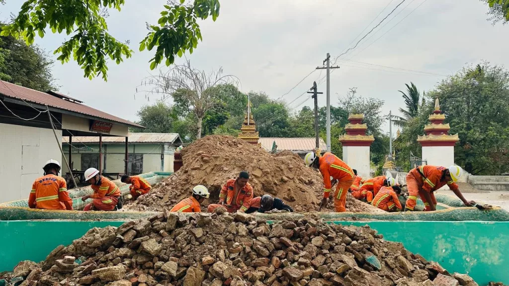 ÇİN'DEN DEPREMİN VURDUĞU MYANMAR'A 137 MİLYON DOLARLIK YARDIM