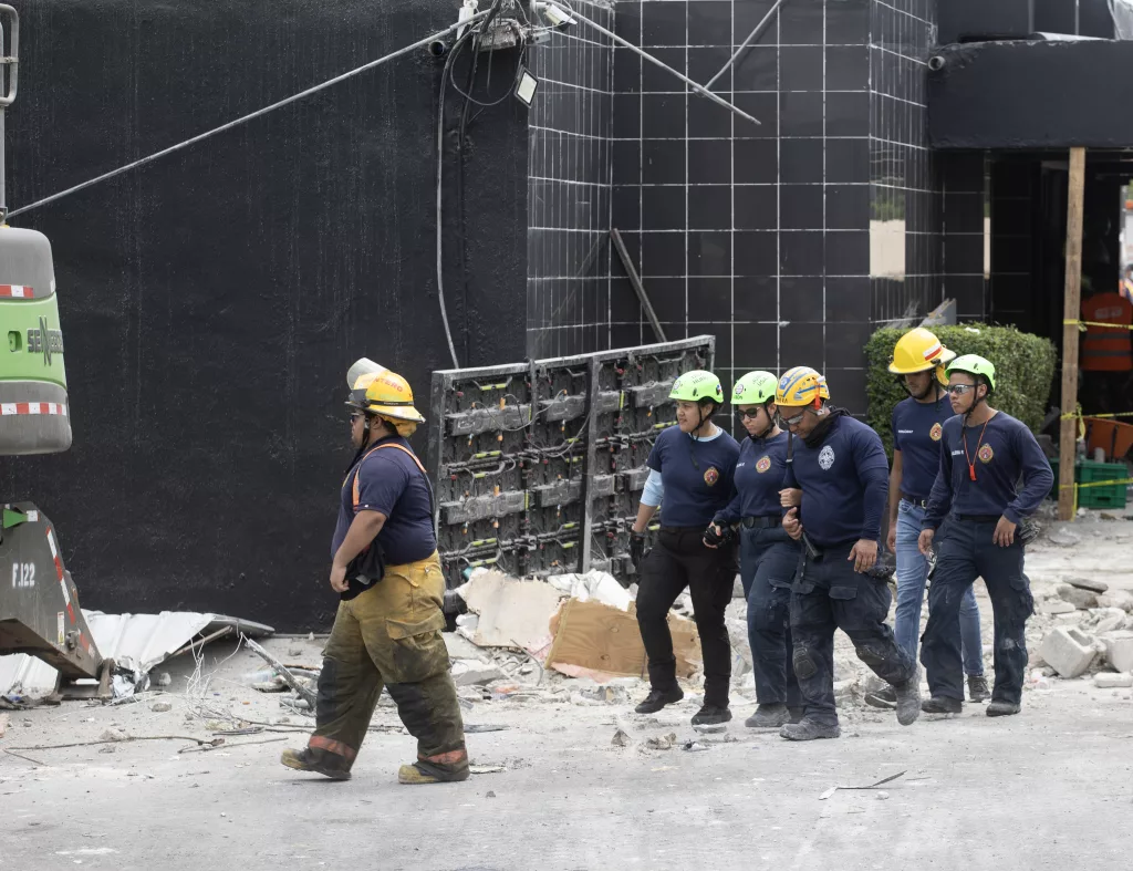 Officials respond as rescue winds down after Santo Domingo nightclub collapse