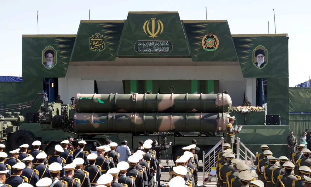 Iran holds celebrations on National Army Day