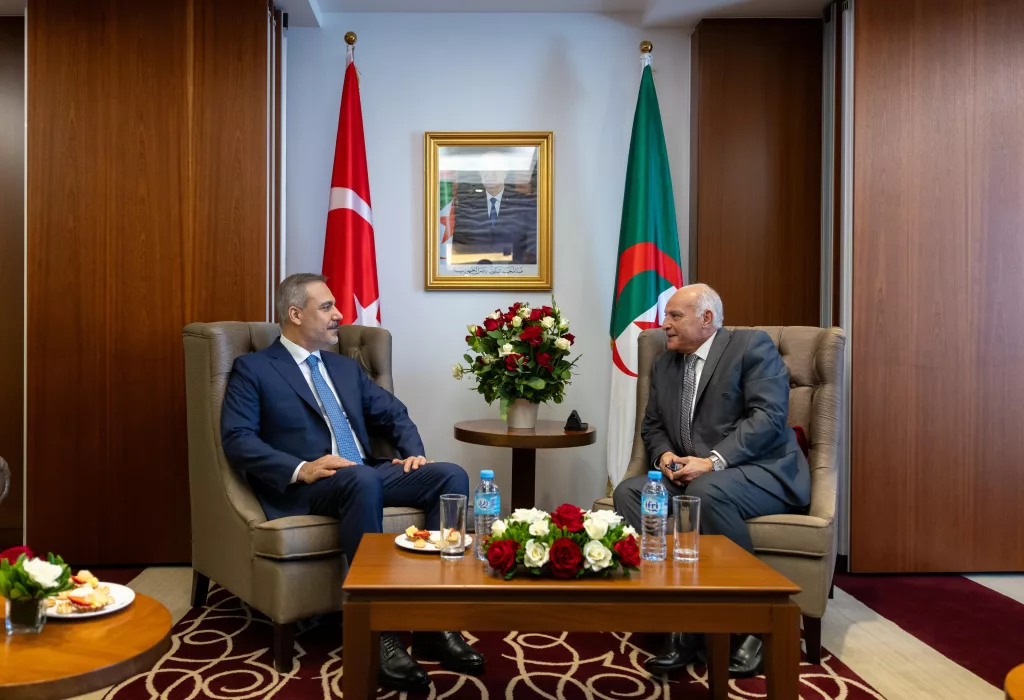 BAKAN FİDAN, CEZAYİRLİ MEVKİDAŞI ATTAF İLE GÖRÜŞTÜ