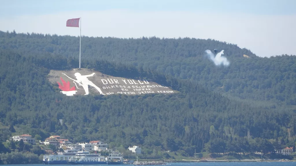 SOLOTÜRK 23 NİSAN'DA ÇANAKKALE'DE NEFESLERİ KESTİ