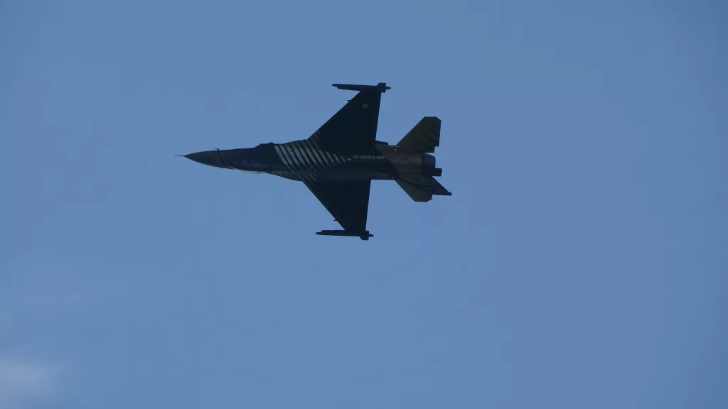 SOLOTÜRK 23 NİSAN'DA ÇANAKKALE'DE NEFESLERİ KESTİ