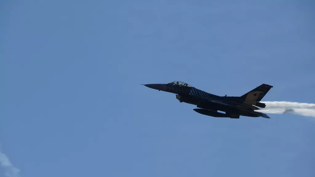 SOLOTÜRK 23 NİSAN'DA ÇANAKKALE'DE NEFESLERİ KESTİ