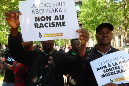 Silent Protest in Paris Over Mosque Killing