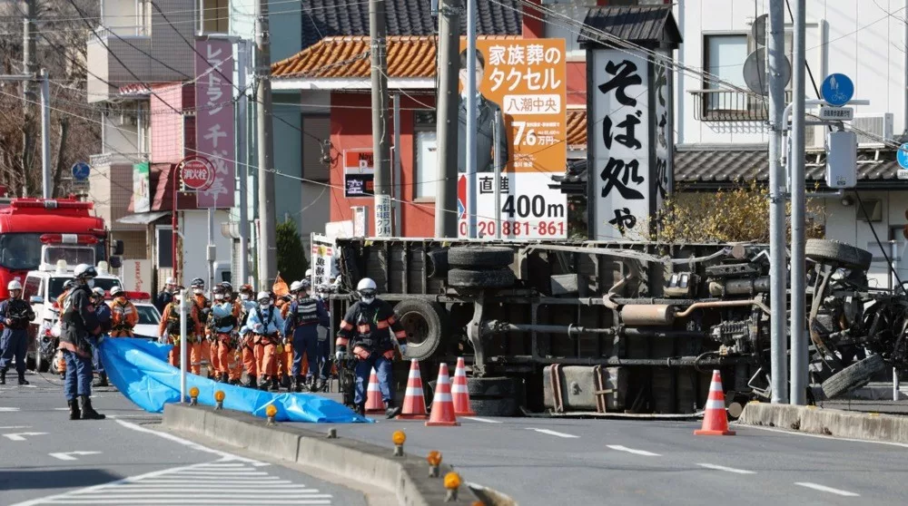 JAPONYA'DA KAMYONETİYLE ÇUKURA DÜŞEN SÜRÜCÜNÜN CANSIZ BEDENİNE 3 AY SONRA ULAŞILDI