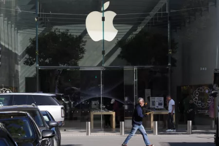 Apple Shifts Production for US Market to India and Vietnam