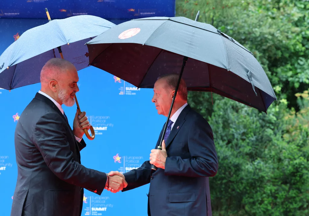 CUMHURBAŞKANI ERDOĞAN, AVRUPA SİYASÎ TOPLULUĞU 6. ZİRVESİ'NE KATILIYOR