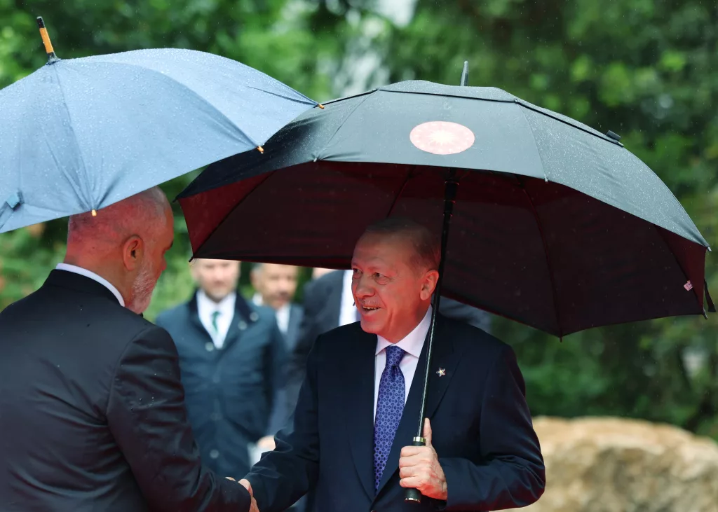 CUMHURBAŞKANI ERDOĞAN, AVRUPA SİYASÎ TOPLULUĞU 6. ZİRVESİ'NE KATILIYOR