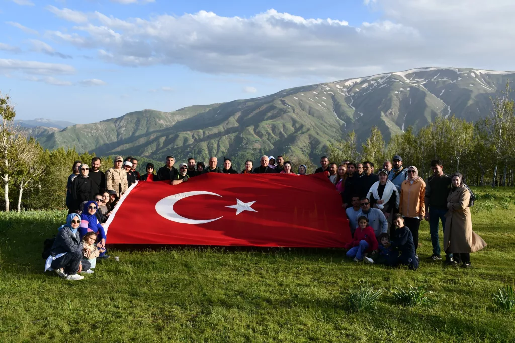 MUŞ'UN DOĞAL GÜZELLİKLERİ YÜRÜYÜŞLERLE TANITILIYOR MUŞ'TA DOĞA YÜRÜYÜŞÜ ROTALARI GENİŞLİYOR