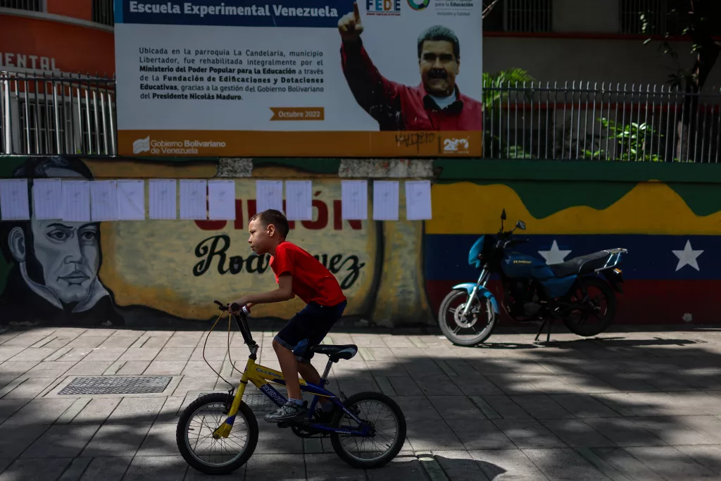 Venezuelans vote in regional and legislative elections with faster process and shorter lines