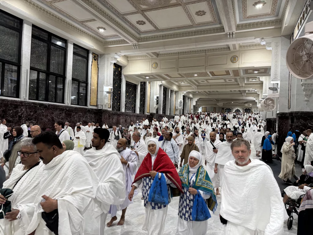 SUUDİ ARABİSTAN'DA HACI ADAYLARINA BEDAVA TIRAŞ