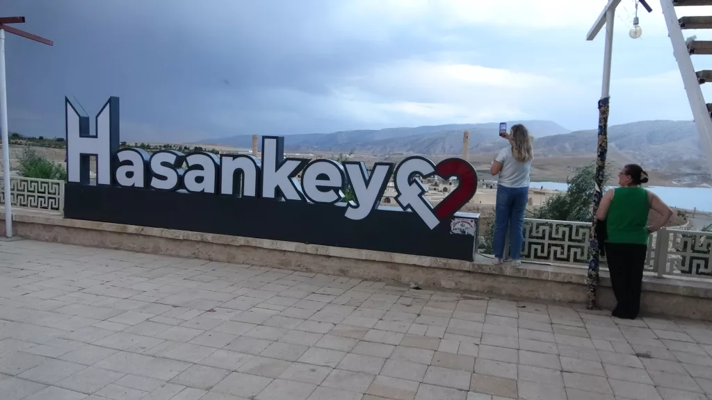 HASANKEYF, YERLİ VE YABANCI TURİSTLERİ AĞIRLAMAYA HAZIRLANIYOR