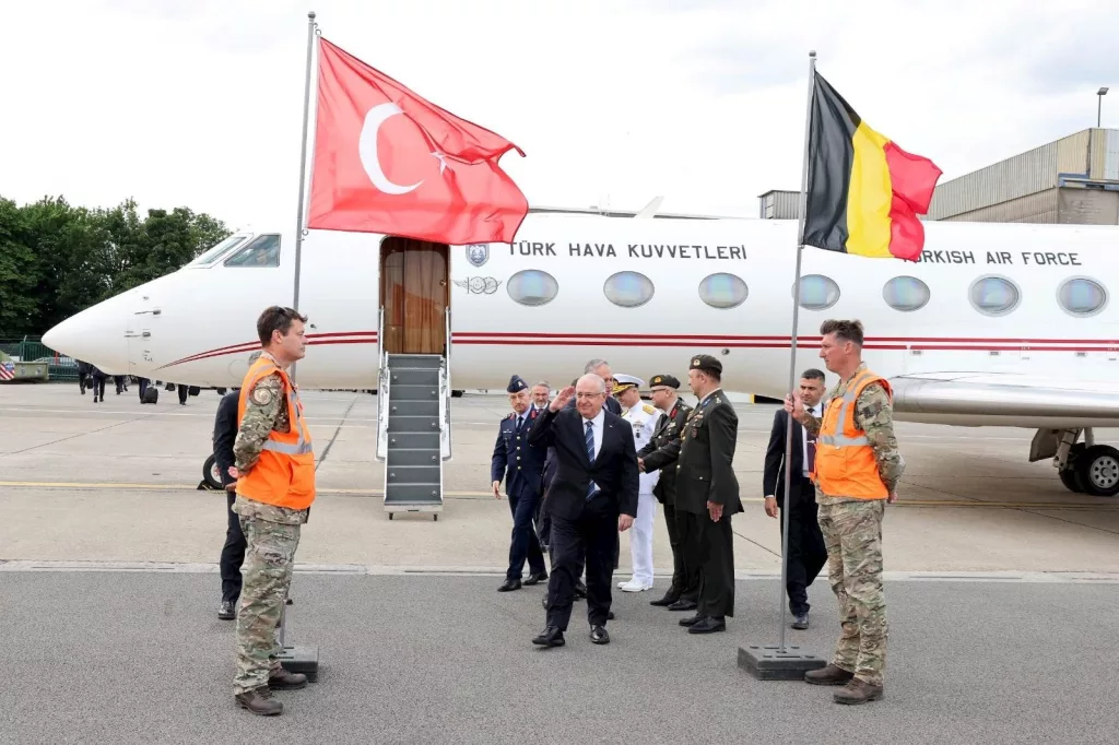BAKAN GÜLER, BRÜKSEL'DEKİ NATO KARARGAHINI ZİYARET ETTİ