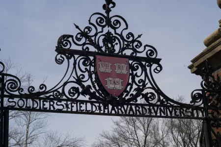 Trump Suspends Visas of Harvard-Bound Foreign Students