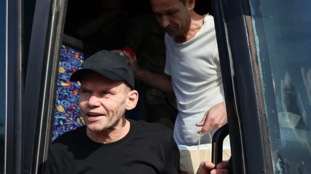 RUSYA VE UKRAYNA ARASINDA BİR ESİR TAKASI DAHA GERÇEKLEŞTİ ZELENSKİY: "BUGÜN, RUS ESARETİNDEN YARALI ASKERLERİMİZİN DÖNÜŞÜNÜN İLK AŞAMASI"