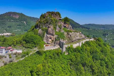 Türkiye’s Ünye Castle Attracts 35,000 Visitors in Just 14 Days