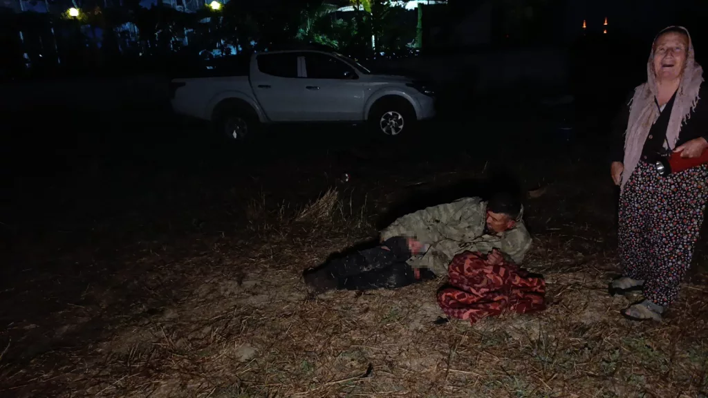 HAYVAN PARKINDAN KAÇAN ASLAN FISTIK BAHÇESİNDE UYUYAN ÇİFTÇİYE SALDIRDI