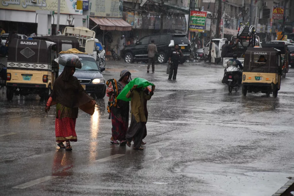 PAKİSTAN'DAKİ MUSON YAĞIŞLARINDA BİLANÇO 75'E YÜKSELDİ