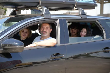 Turkish Expatriates Return to Türkiye for Vacation in Joy
